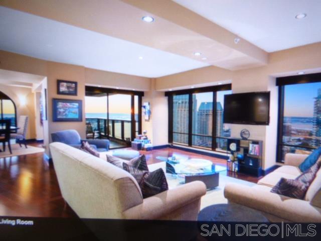 100 W Harbor Dr San Diego, CA 92101 photo 3