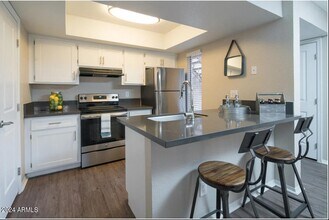 242 S Beck Ave Tempe, AZ 85281 photo 2