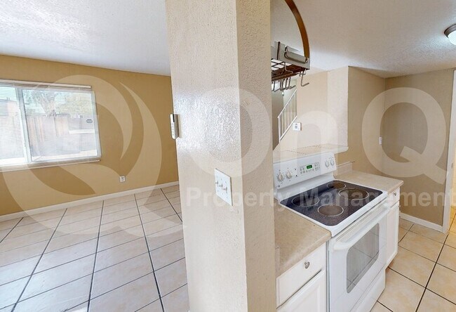 4639 E Wood St Phoenix, AZ 85040 photo 4