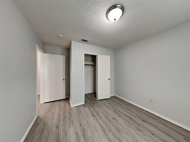 1208 Witherspoon Road, Cedar Hill, TX 75104 photo 2