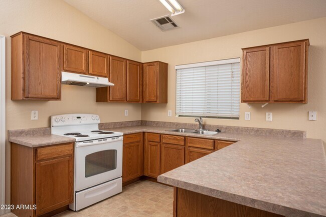 37153 W Amalfi Avenue photo 5
