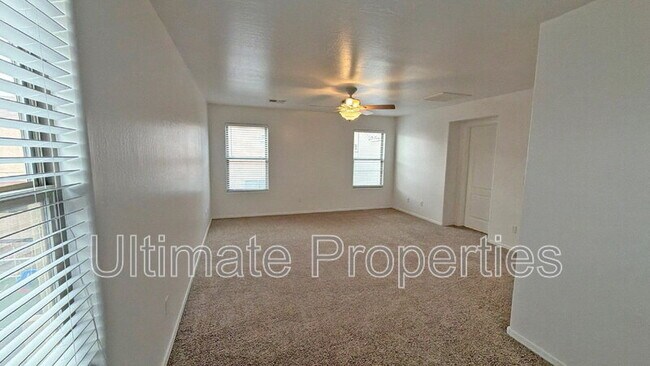 17618 W Mandalay Ln Surprise, AZ 85388 photo 5