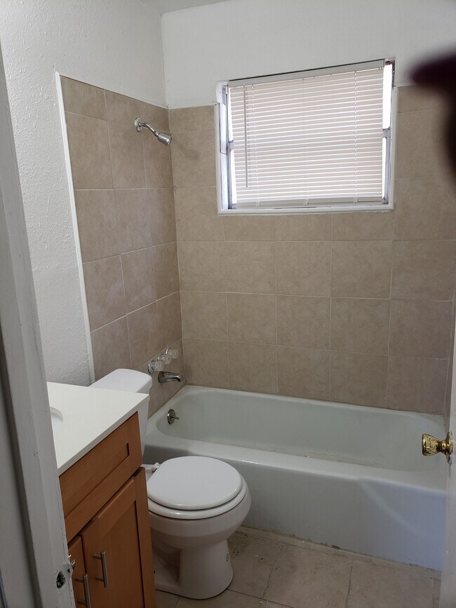 1201 N College St Killeen, TX 76541 photo 5