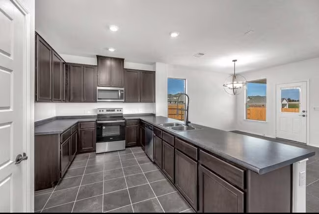 Great One Story Home in Elgin photo 2