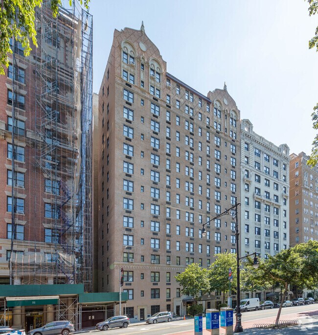 45 W 81st St New York, NY 10024 photo 4