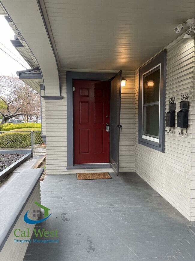 1212 Hester Ave San Jose, CA 95126 photo 2
