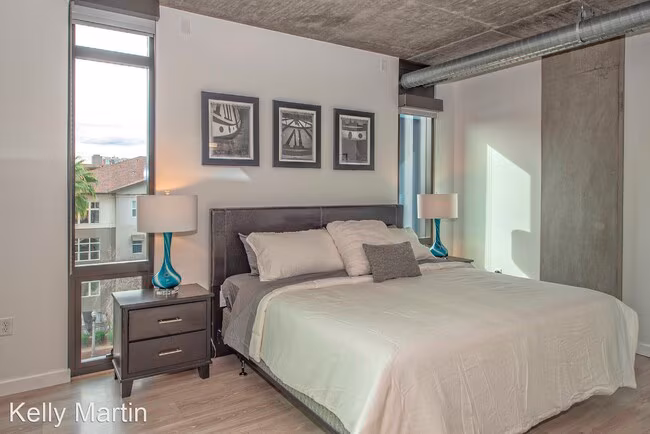 100 W Portland St Phoenix, AZ 85003 photo 3