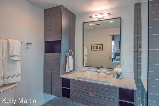 100 W Portland St Phoenix, AZ 85003 photo 4