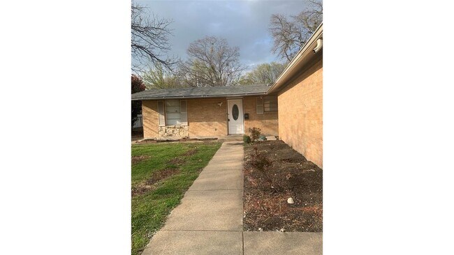 4213 Upland Way Garland, TX 75042 photo 3
