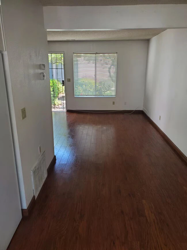 1710 Oldfield Way Santa Rosa, CA 95401 photo 4