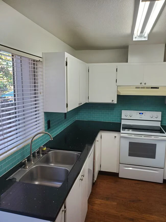 1710 Oldfield Way Santa Rosa, CA 95401 photo 2