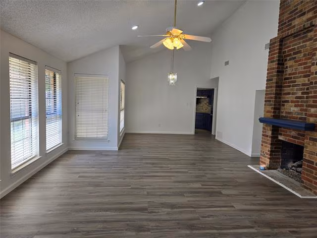 3032 Big Oaks Dr Garland, TX 75044 photo 2