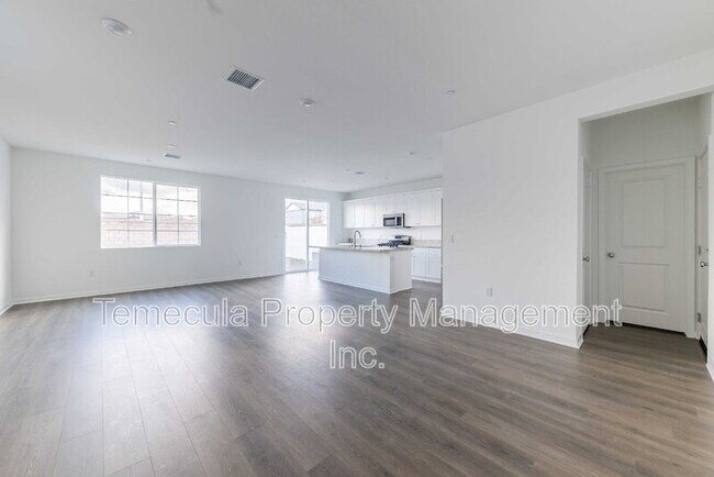 29243 Victoria Bch Blvd Winchester, CA 92596 photo 3