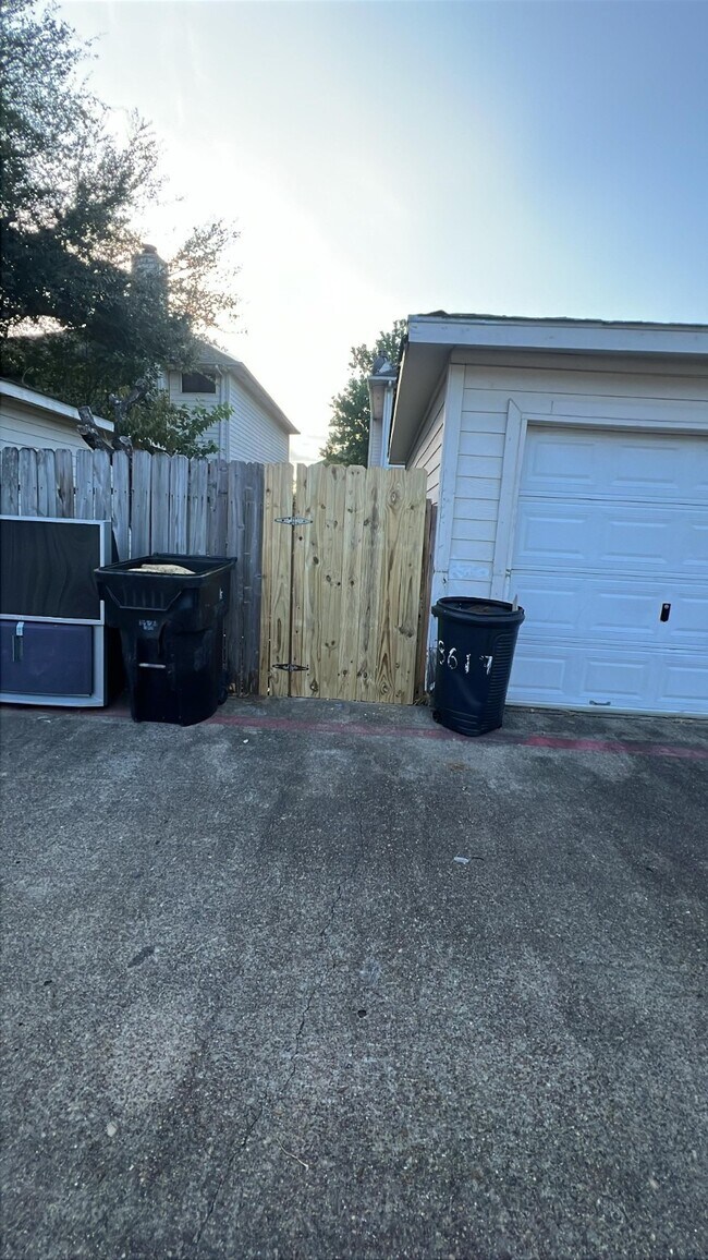8617 Mapletwist Street, Houston, TX 77083 photo 4