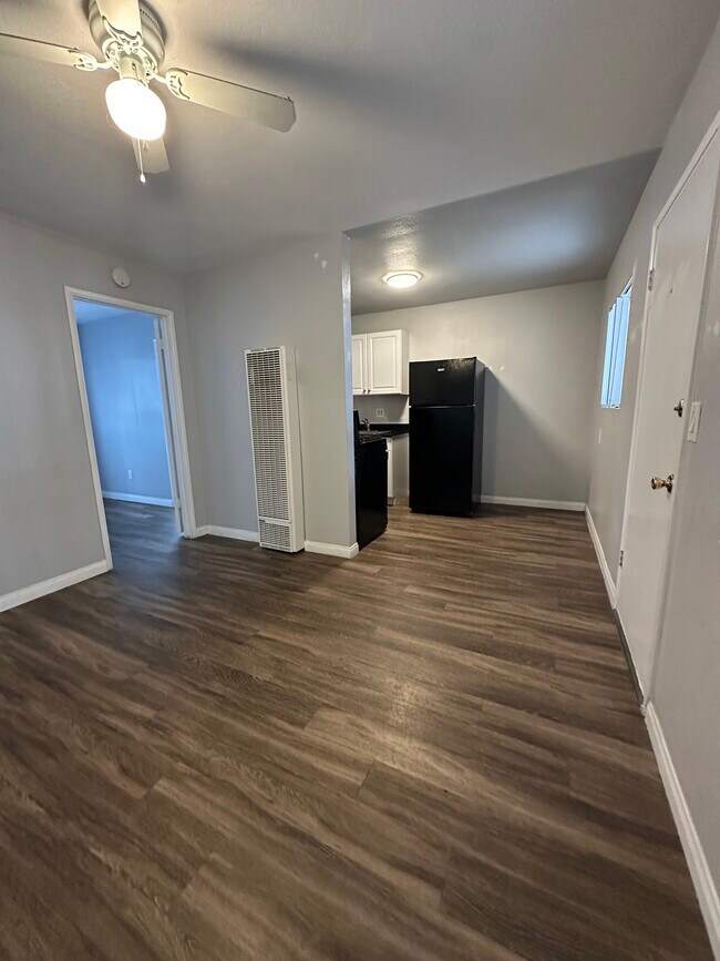Vista Hermosa Apartments - All Utilities Incl photo 2