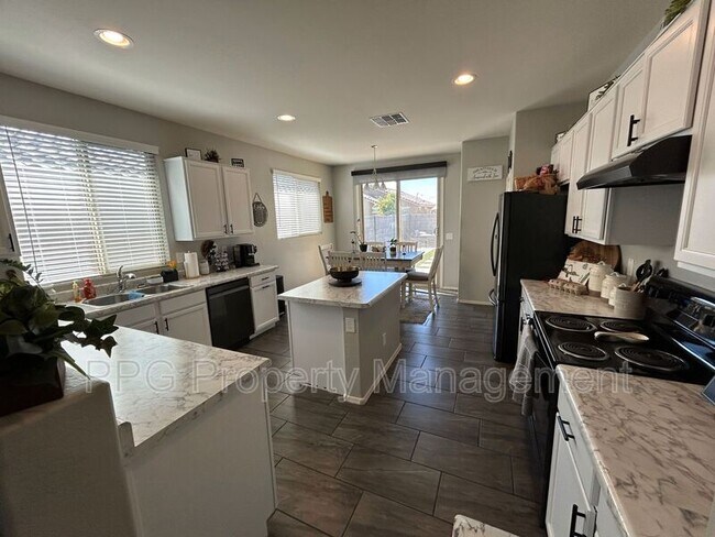 17939 W Villa Chula Ln Surprise, AZ 85387 photo 4