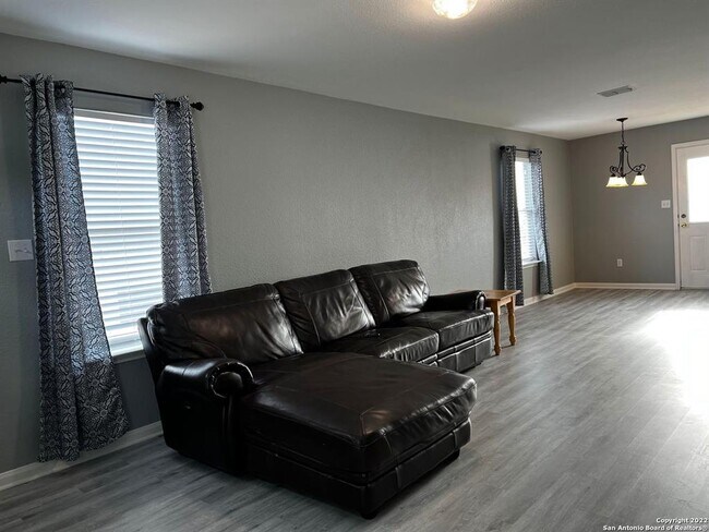 5923 Fox Canyon San Antonio, TX 78252 photo 5
