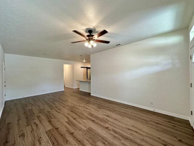 3412 Abraham Dr Killeen, TX 76549 photo 4
