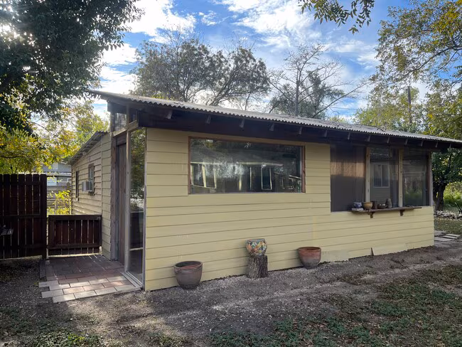 968 Cheatham St San Marcos, TX 78666 photo 2