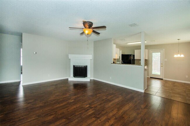 2224 Maple Dr Little Elm, TX 75068 photo 3