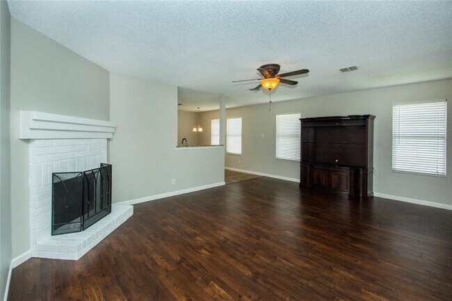 2224 Maple Dr Little Elm, TX 75068 photo 4
