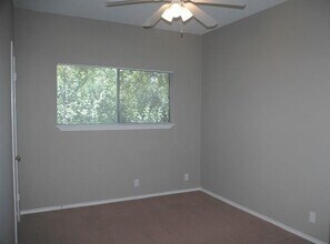 3206 King St Austin, TX 78705 photo 4