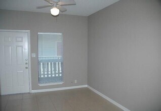 3206 King St Austin, TX 78705 photo 5