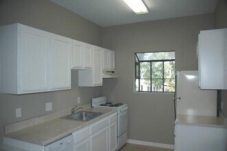 3206 King St Austin, TX 78705 photo 2