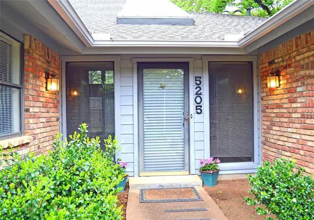 5205 Rustle Leaf Drive, Arlington, TX 76017 photo 2