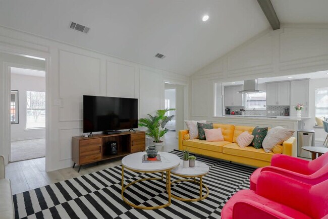 1613 E Spring Valley Rd Richardson, TX 75081 photo 2
