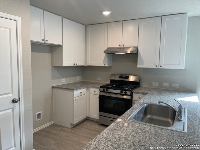563 Filibusters Trail San Antonio, TX 78219 photo 4