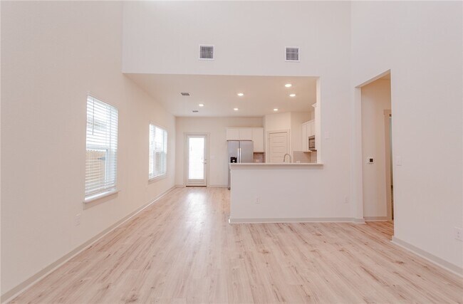 10817 Tildon Ave Austin, TX 78754 photo 4