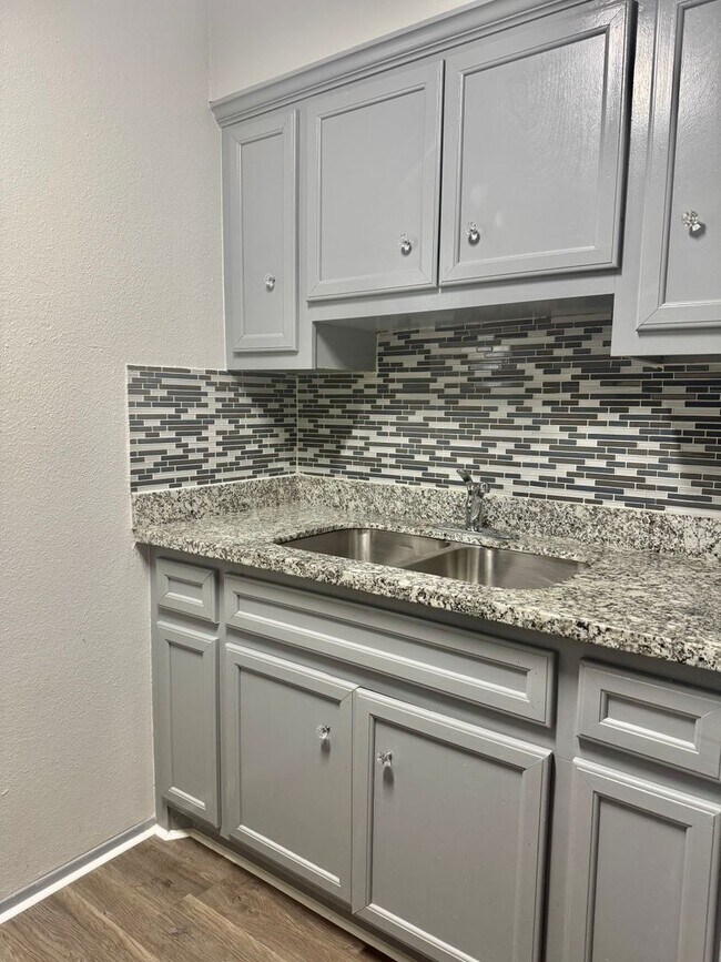 1005 Spooner St Pasadena, TX 77506 photo 5