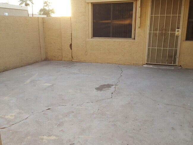 4714 E Pueblo Ave Phoenix, AZ 85040 photo 3