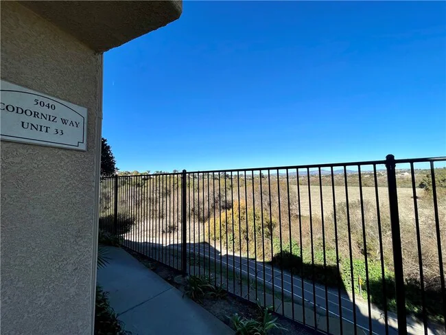 5040 Codorniz Way Oceanside, CA 92057 photo 4