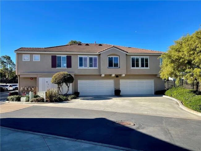 5040 Codorniz Way Oceanside, CA 92057 photo 2