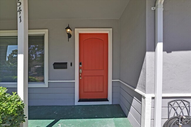 541 Richmond Avenue, San Jose, CA 95128 photo 2