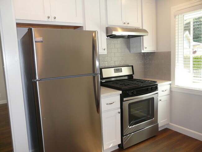 Beautifully Remodeled 4 Bedroom 2 Bath Los Gatos Home photo 3