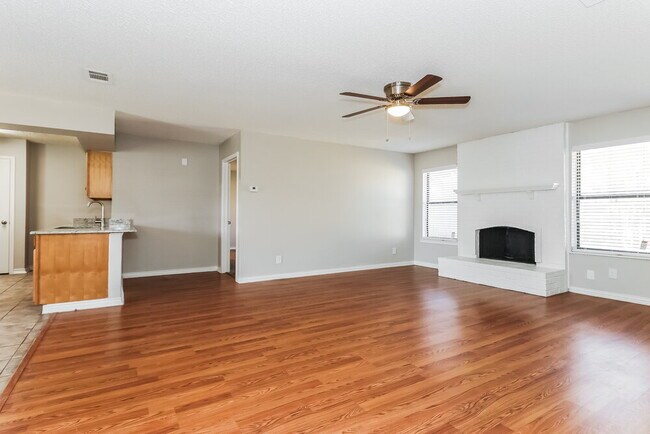 3713 Longstraw Dr Fort Worth, TX 76137 photo 2