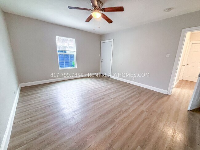 1233 Davis Ave Fort Worth, TX 76104 photo 5