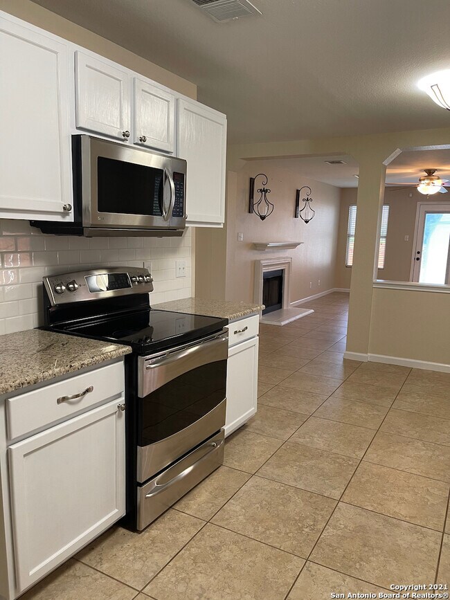 20530 Blue Trinity San Antonio, TX 78259 photo 2