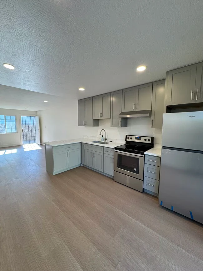 27104 Belvedere Ct Hayward, CA 94544 photo 2