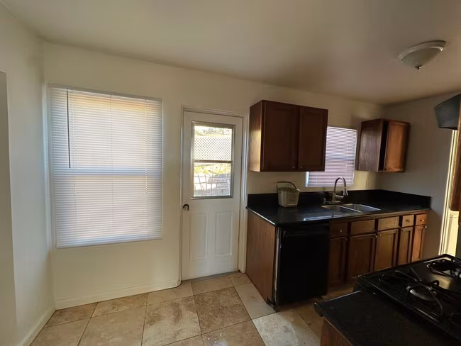 6719-21 Wunderlin Ave San Diego, CA 92114 photo 3