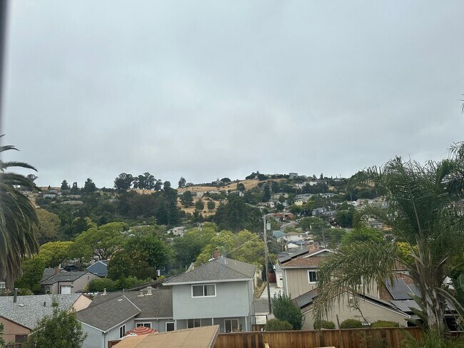 Studio in San Leandro photo 5