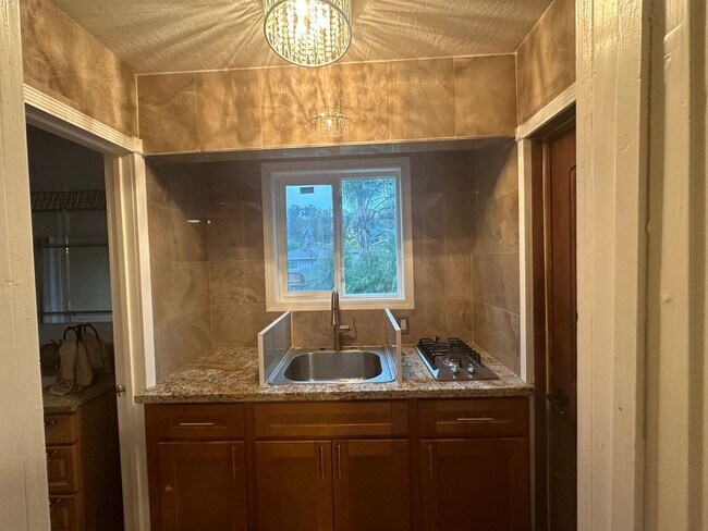 Studio in San Leandro photo 4