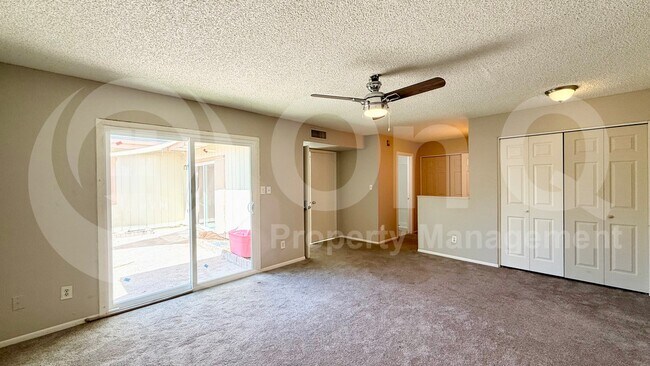 3132 W Harmont Dr Phoenix, AZ 85051 photo 4