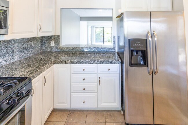 996 Silverado Ct Hayward, CA 94541 photo 4
