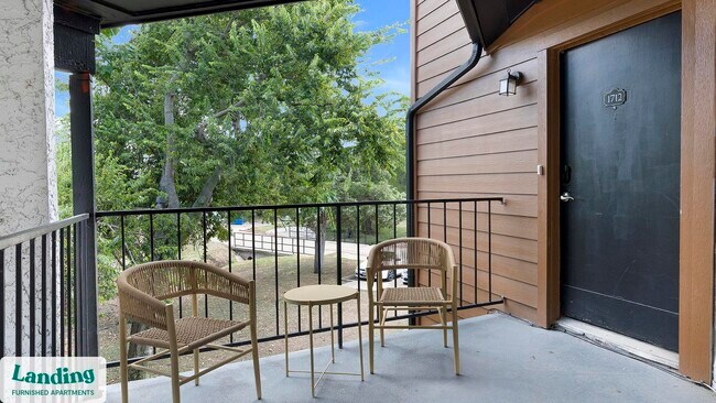 1225 E Pleasant Run Rd DeSoto, TX 75115 photo 4