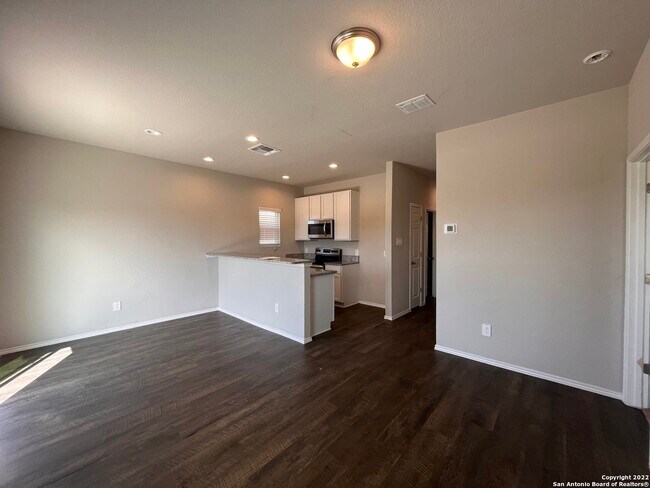 7427 Capstone Rdg San Antonio, TX 78244 photo 2