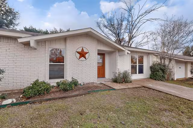 5516 Laredo Ln Garland, TX 75043 photo 3